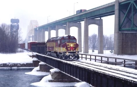 WC Train near International Bridge